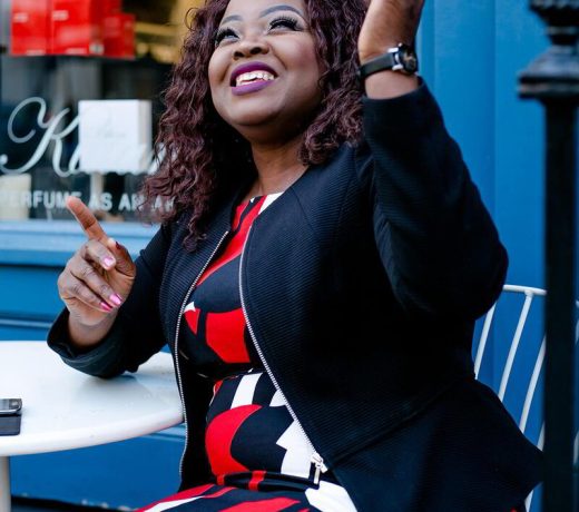 glory-olamide-_HAND_UP_PICTURE-0302812